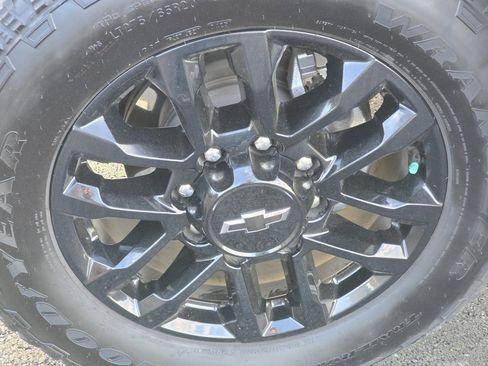 Used 2025 Chevrolet Silverado 3500 LT w/ Trail Boss Package image 32