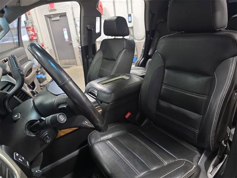 Certified 2019 GMC Yukon Denali w/ Open Road Package image 16