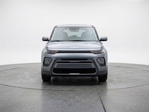 Used 2025 Kia Soul LX w/ LX Technology Package image 2