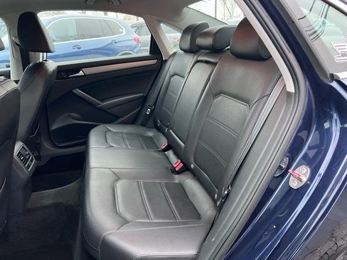 Used 2015 Volkswagen Passat TDI SE FWD image 19