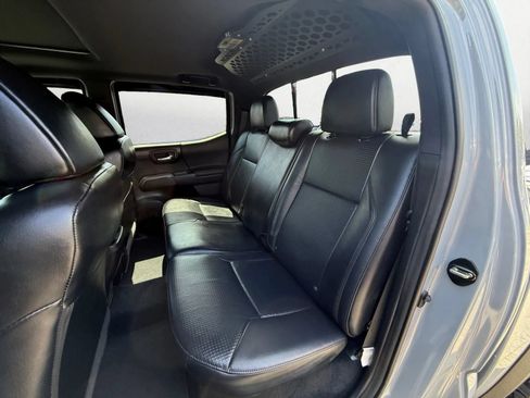 Used 2020 Toyota Tacoma TRD Off-Road w/ TRD Premium Off Road Package AWD/4WD image 27