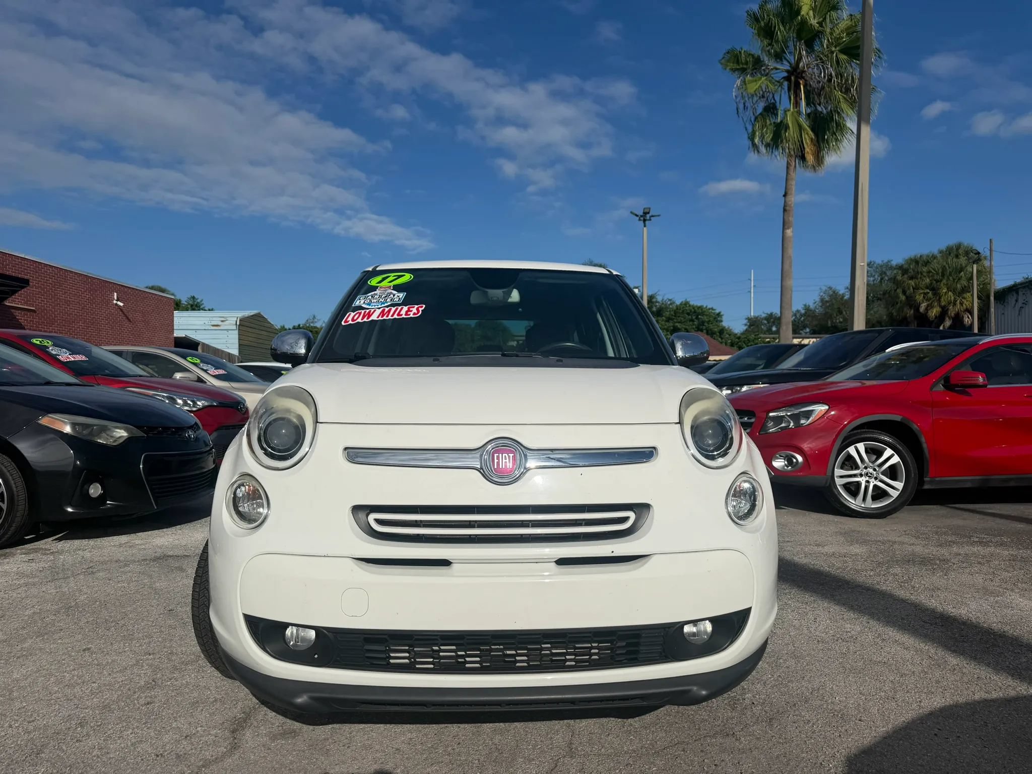 Used 2017 FIAT 500L Lounge FWD image 2