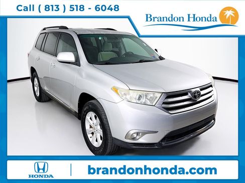 Used 2012 Toyota Highlander Base image 1