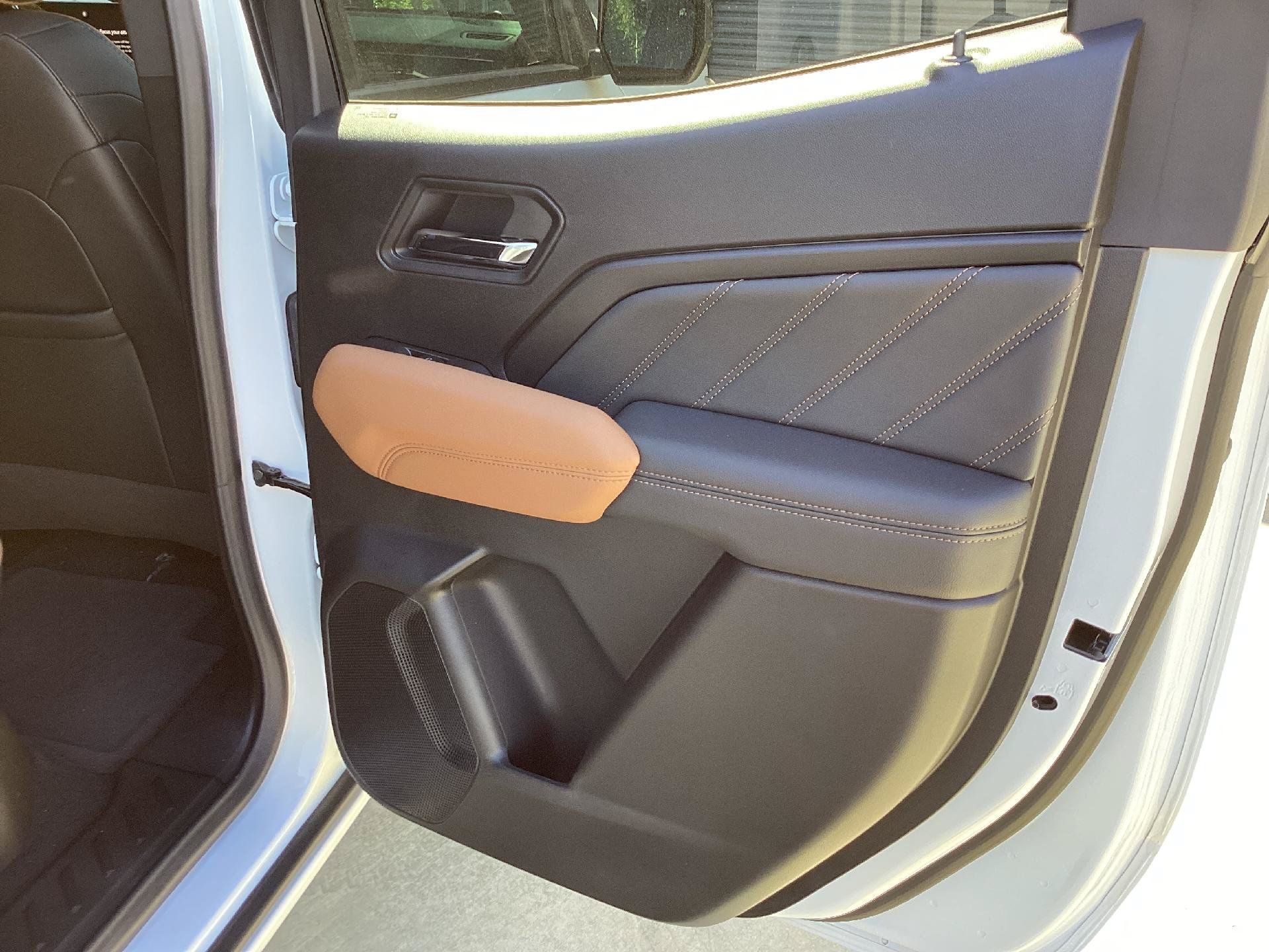 New 2025 GMC Canyon AT4 w/ Nightfall Edition AWD/4WD image 15