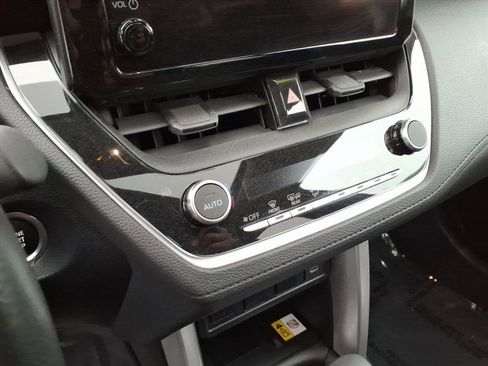 Certified 2023 Toyota Corolla Cross LE image 17