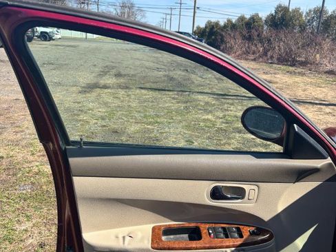 Used 2006 Buick LaCrosse CXL w/ Driver Confidence Package image 19