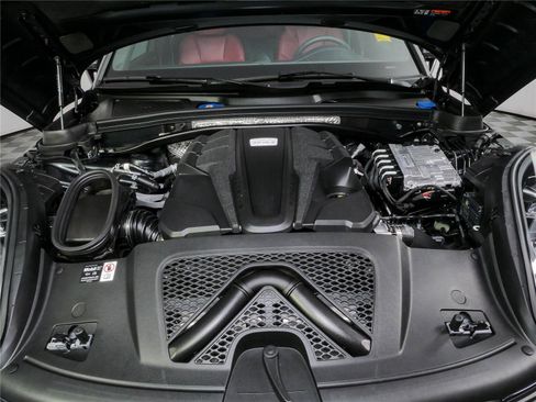 Used 2025 Porsche Macan S AWD/4WD image 37