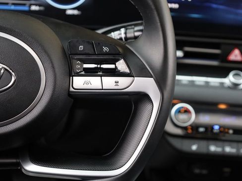 Used 2023 Hyundai Elantra Limited image 32