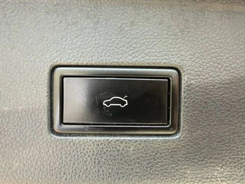 Used 2019 Volkswagen Atlas SEL AWD/4WD image 6