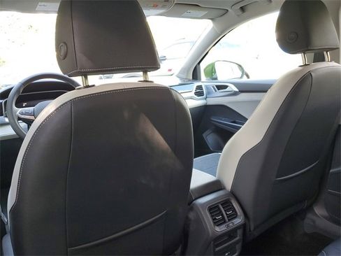 New 2025 Volkswagen Taos SE image 12