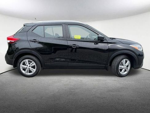 Used 2018 Nissan Kicks S FWD image 15