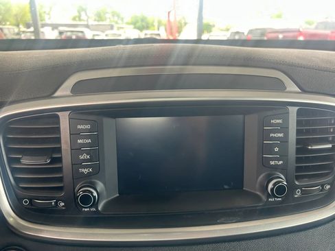 Used 2020 Kia Sorento EX AWD/4WD image 24