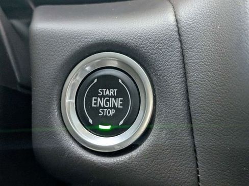 Used 2022 GMC Yukon SLE w/ Gmc Pro Safety Plus Package RWD image 26