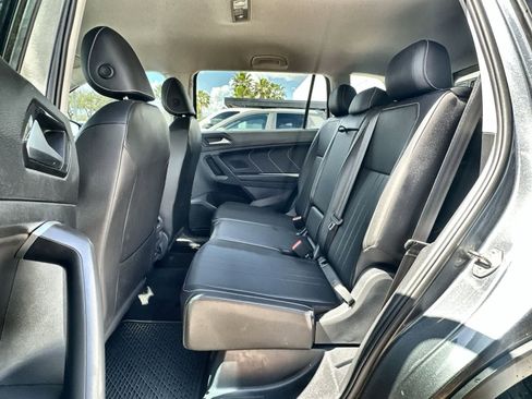 Used 2023 Volkswagen Tiguan SE image 4