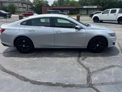 Used 2021 Chevrolet Malibu LT FWD image 6