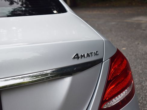 Used 2019 Mercedes-Benz E 300 4MATIC w/ Convenience Package image 18