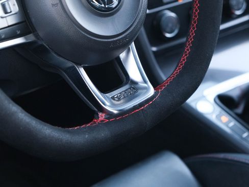 Used 2016 Volkswagen GTI SE w/ Driver Assistance Package image 18