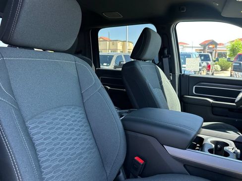 New 2026 RAM 2500 Big Horn AWD/4WD image 15