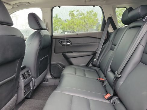 Certified 2022 Nissan Rogue SL w/ SL Premium Package FWD image 16