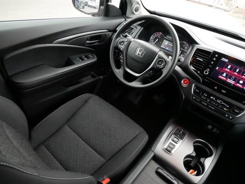 Certified 2023 Honda Ridgeline Sport image 9