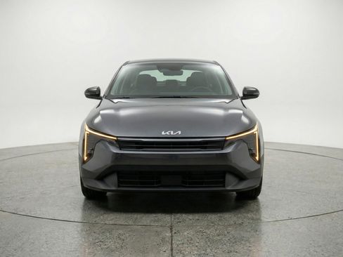 Used 2025 Kia K4 LXS image 2