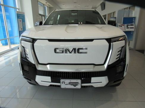 New 2025 GMC Sierra EV Denali image 6