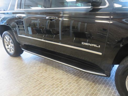 Used 2019 GMC Yukon XL Denali AWD/4WD image 72
