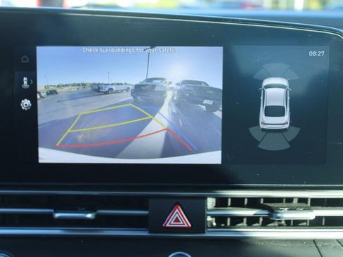 Used 2024 Hyundai Elantra Limited image 21