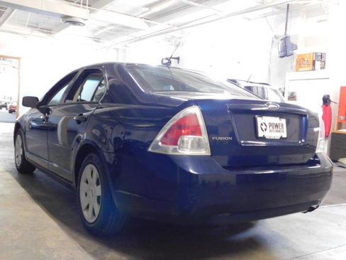 Used 2009 Ford Fusion S FWD image 2