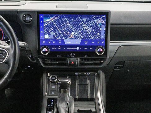 Used 2024 Lexus GX 550 w/ Cold Area Package AWD/4WD image 14