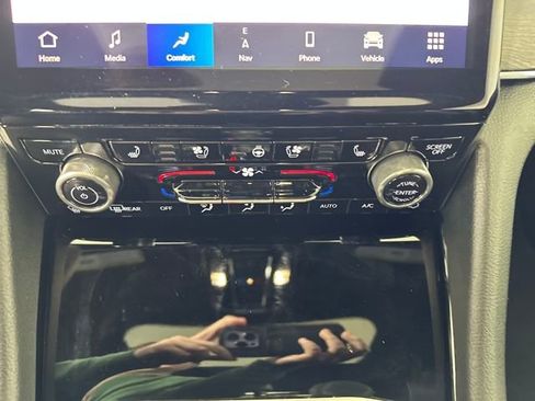 Used 2023 Jeep Grand Cherokee Overland image 23