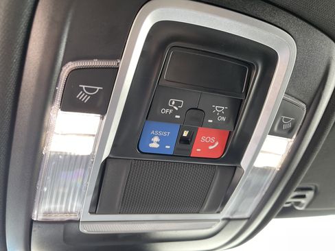 Used 2024 RAM 1500 Laramie image 30