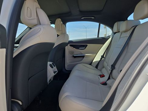 Used 2025 Mercedes-Benz C 300 C 300 AMG Line image 13