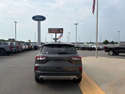 Used 2022 Ford Escape SEL FWD image 4