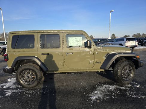 New 2025 Jeep Wrangler Sport S image 9