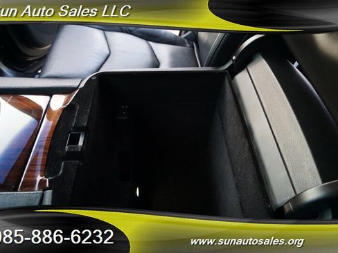 Used 2015 Cadillac Escalade Premium image 17