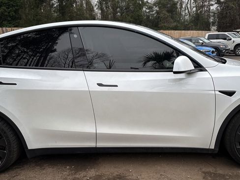 Used 2022 Tesla Model Y Performance image 18