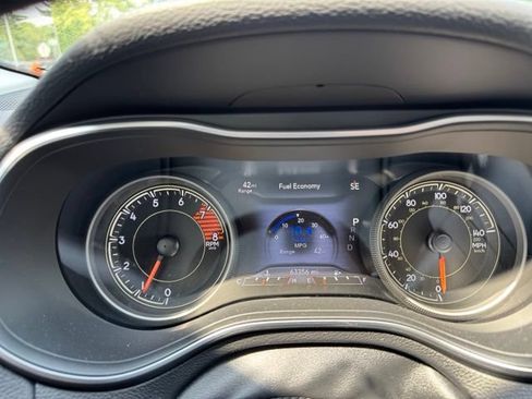Used 2022 Jeep Cherokee Limited AWD/4WD image 21