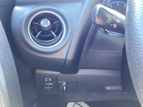 Certified 2018 Toyota Corolla LE FWD image 38
