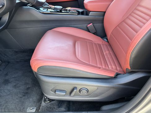 Certified 2025 Kia Sportage SX Prestige AWD/4WD image 18