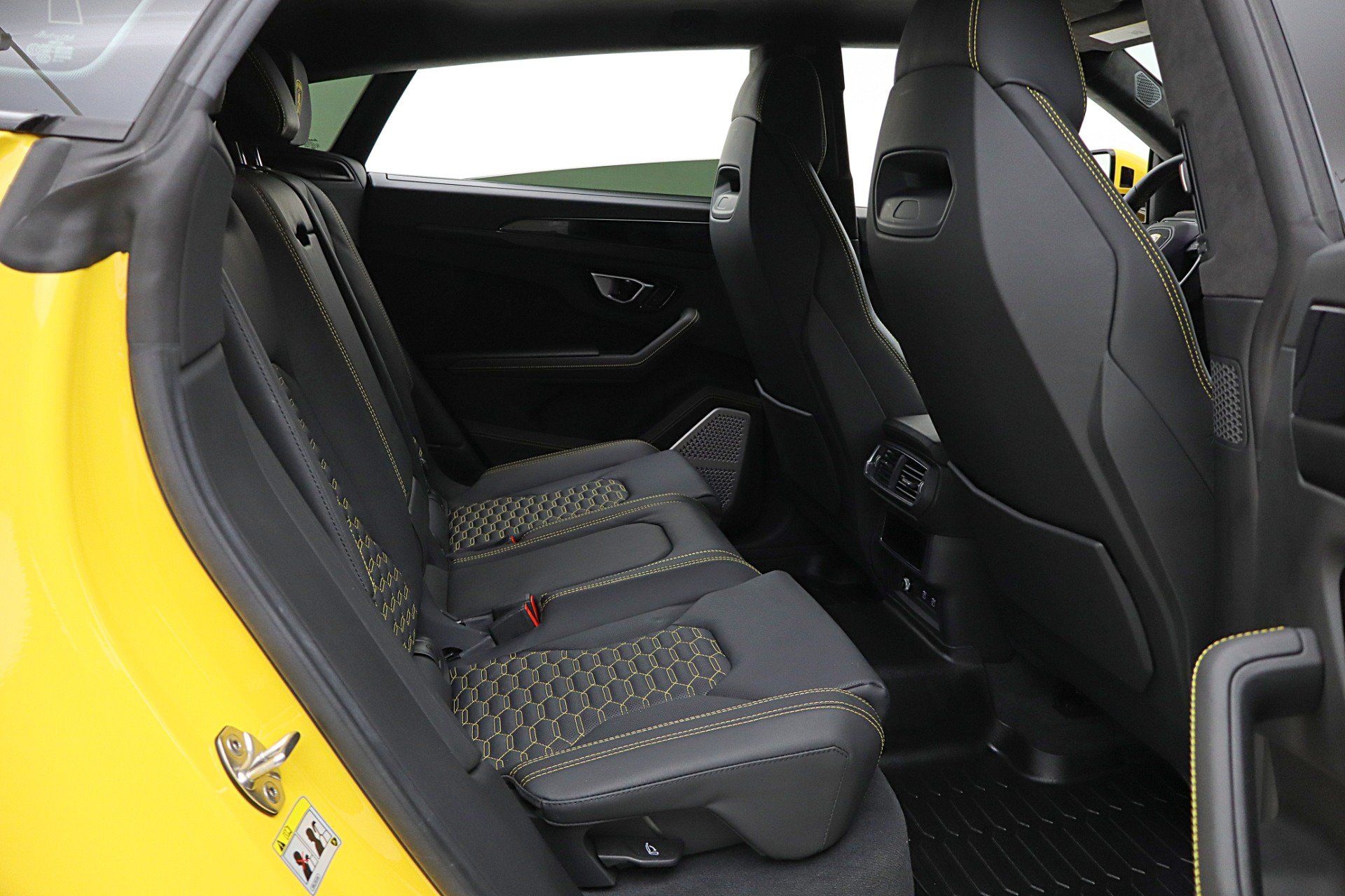 Used 2022 Lamborghini Urus AWD/4WD image 39