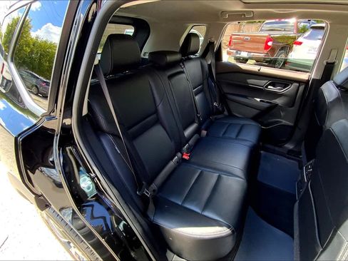 Used 2023 Nissan Rogue SL w/ SL Premium Package image 18