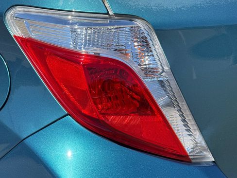 Used 2012 Toyota Yaris LE FWD image 43