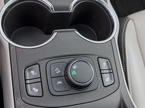 Used 2023 GMC Terrain SLT w/ LPO, Floor Liner Package FWD image 22