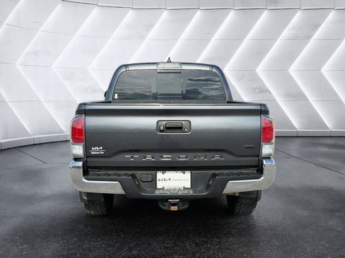 Used 2020 Toyota Tacoma TRD Off-Road w/ Blackout Package AWD/4WD image 4