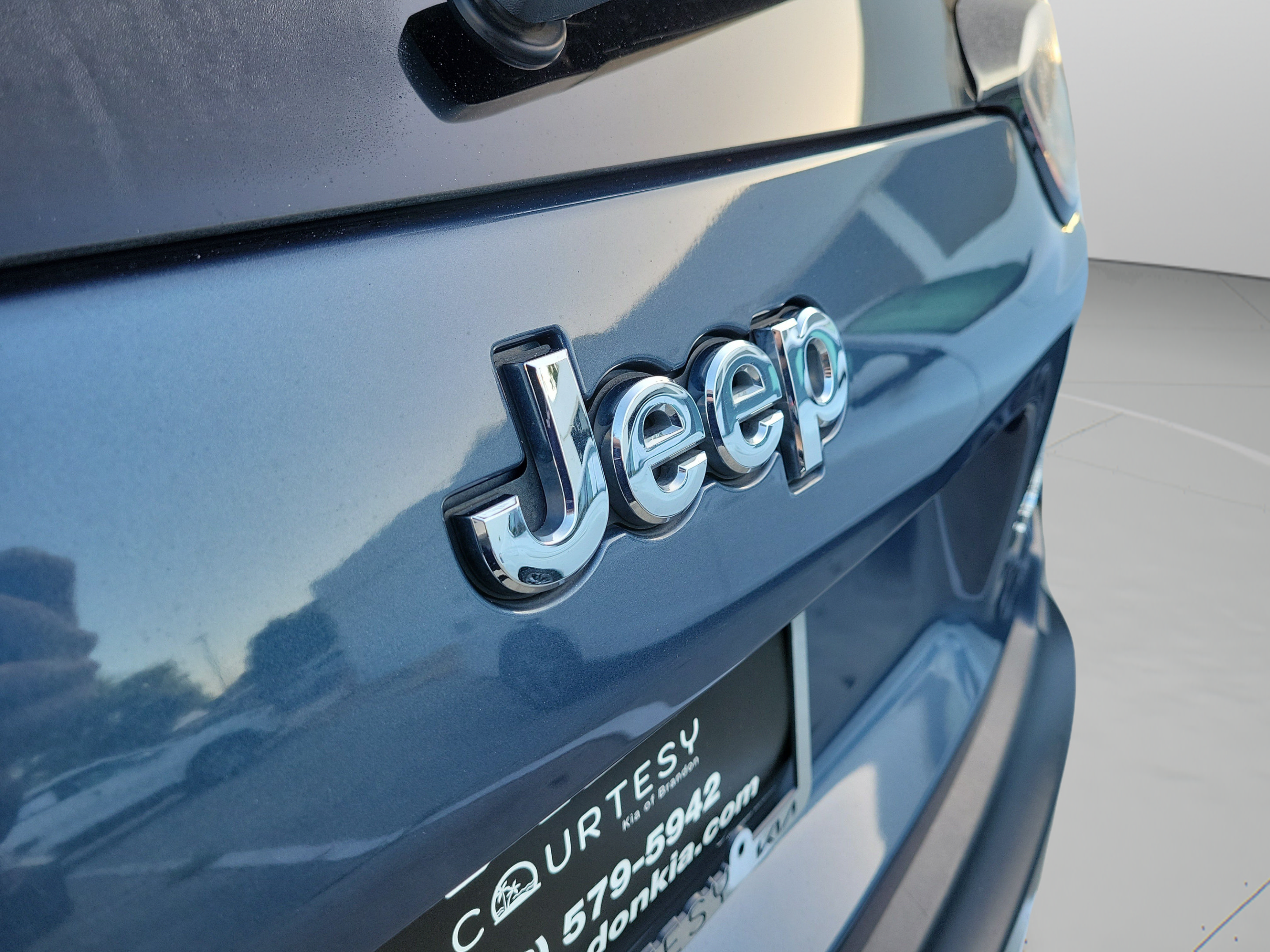 Used 2019 Jeep Cherokee Limited AWD/4WD image 30