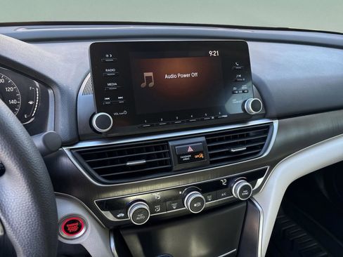 Used 2018 Honda Accord LX image 27