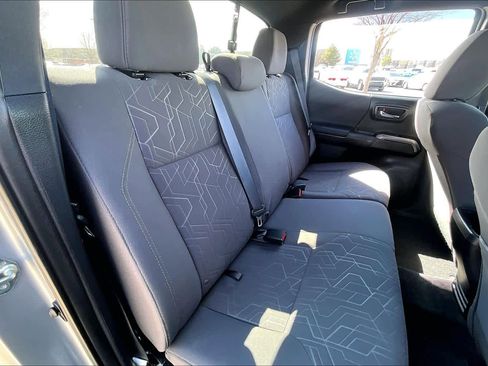 Used 2016 Toyota Tacoma TRD Off-Road image 20