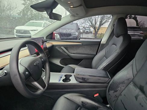 Used 2024 Tesla Model Y Long Range image 25