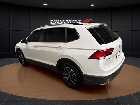 Used 2021 Volkswagen Tiguan SE R-Line AWD/4WD image 3